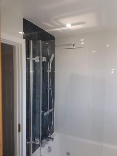 Bathroom Project with Jacuzzi Bath & Ensuite Bathroom with Shower cubical , Dunstable, Oct 2018